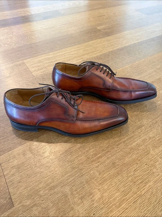 Magnanni Chestnut Brown Leather Lace-Up Derbys