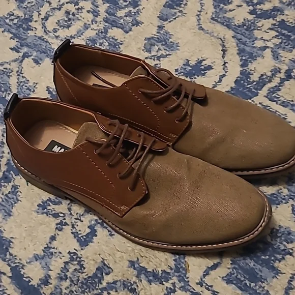 Madden Yanton sz 9 mens dress shoes brown oxford suede sock