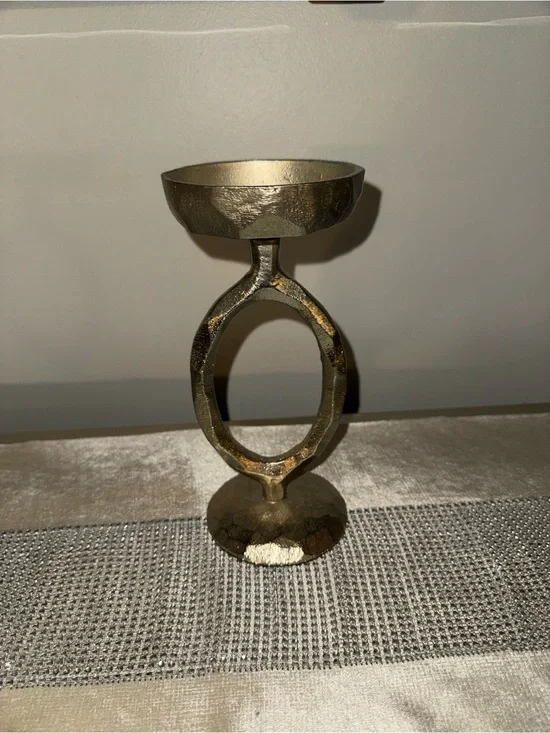 NWOT, Modern Metal Oval Candle Holder for Tabletop Decor