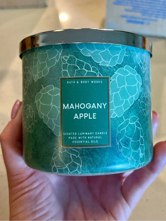 Bath & Body Works Mahogany Apple Scented Candle - NWT