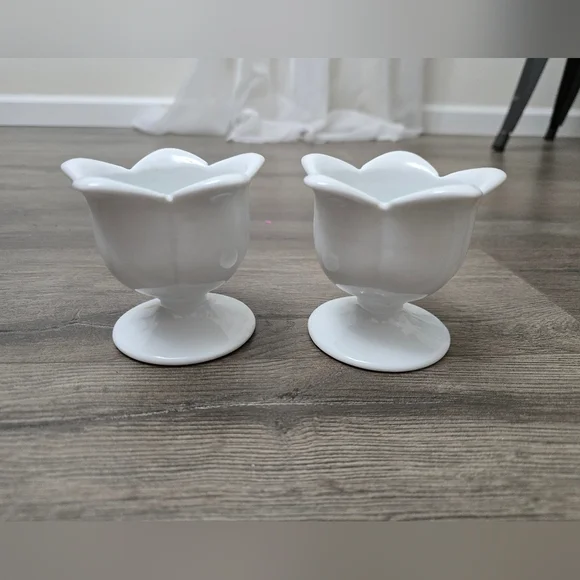 Set Of 2 Tulip Lotus White Glass Candleholders Cottage Farmhouse Classic Decor