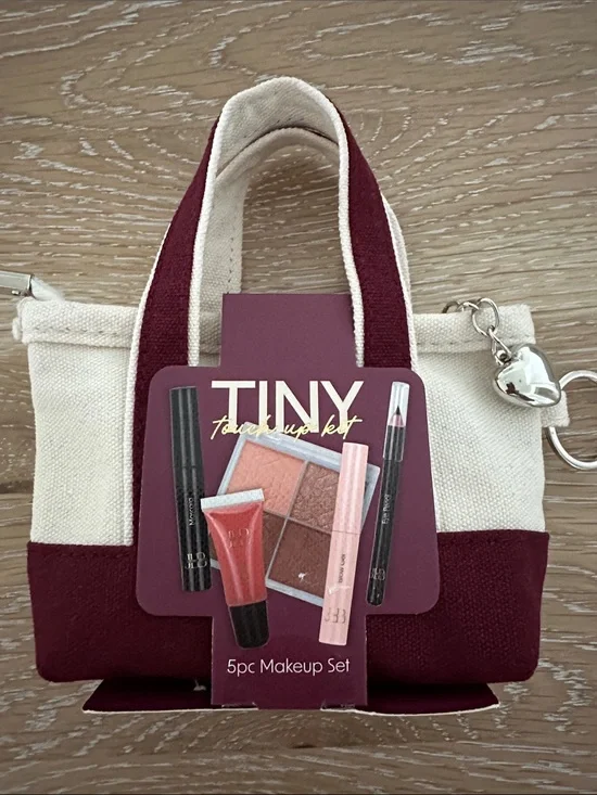 Touch-Up Kit 5pc Eyeshadow Set — Burgundy & Cream