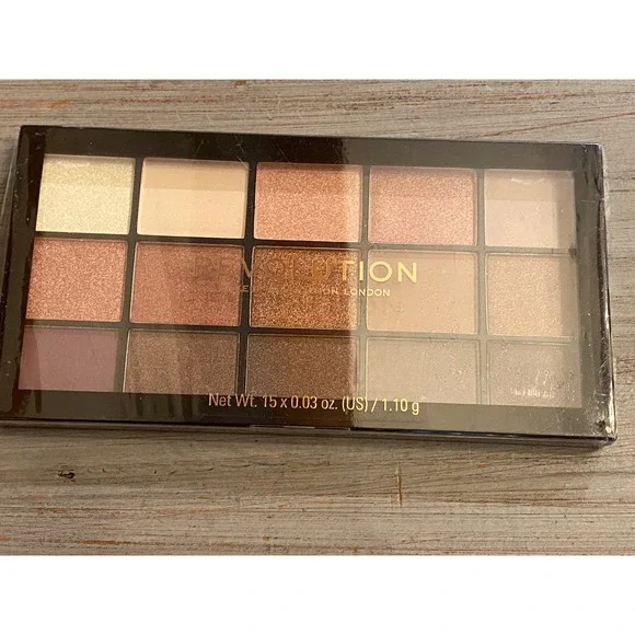Makeup Revolution Re-Loaded Iconic 3 Eyeshadow Palette 15‎ Shades Rose Gold New