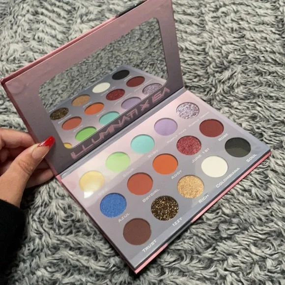 Illuminati Cosmetics | Illuminati X ISA Eyeshadow Palette