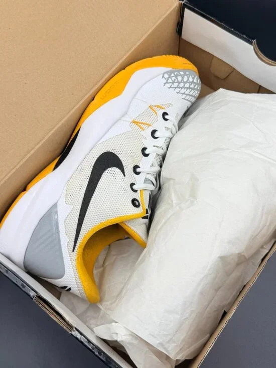 Nike Zoom Kobe Venomenon 4 'White University Gold'