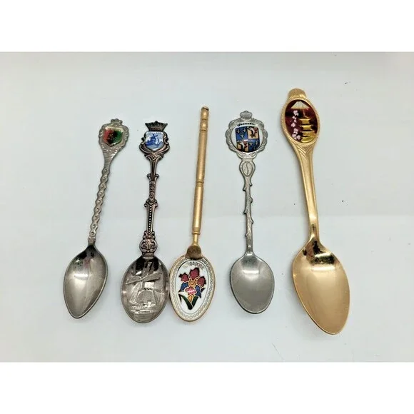 Vintage International Souvenir Spoon Lot of 5 – Holland Singapore Brussels Japan