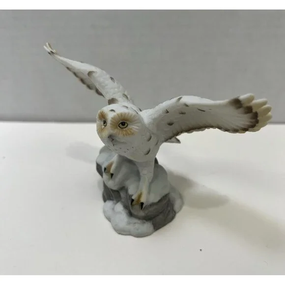 Vintage Little Snowy White Owl Bird Spread Wings Porcelain Figurine 5