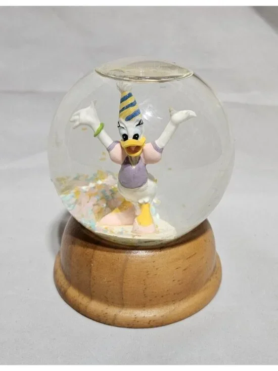 Disney Daisy Duck Crystal Snow Globe Vintage New England Collectors Society 1989