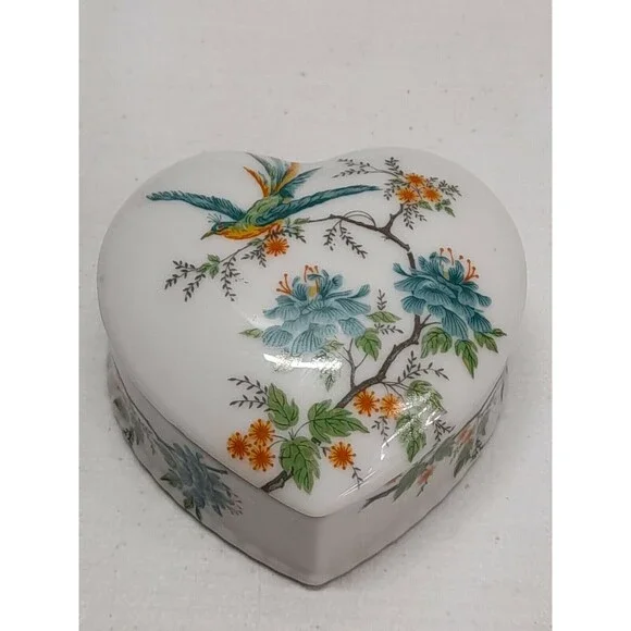 Vtg Chinese Asian Heart Shaped Porcelain Trinket Box Floral Bird Peacock