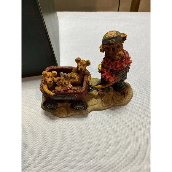 Boyds Bears Collection Huck with Mandy, Zoe and Zack…Rollin’ Along Numbered