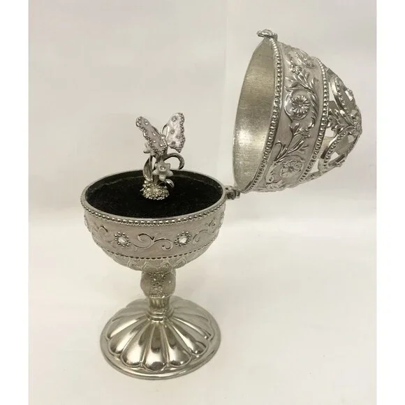 Jane Seymour Musical Egg St. Catherine's Court Collection 7