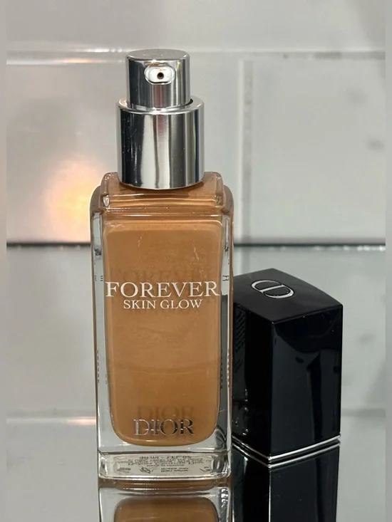 Dior Forever 4.5W Skin Glow Hydrating Foundation