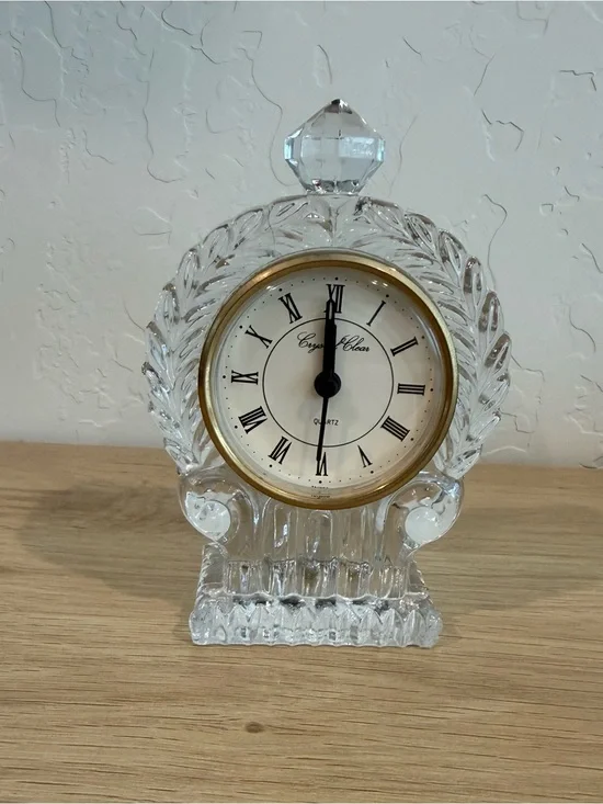 Vintage Antique Ornate Crystal Clock Pedestal Laurel Wreath Quartz