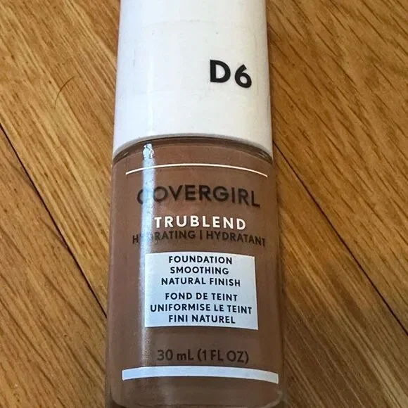 Covergirl toasted almond dark foundation D6