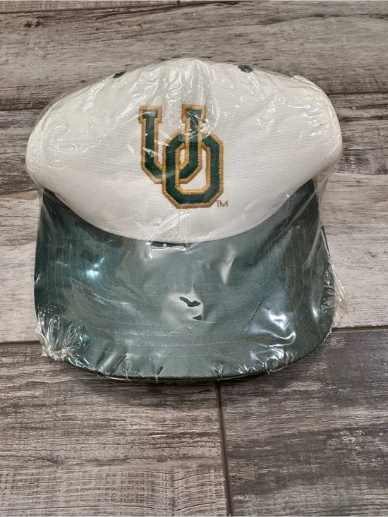 University of Oregon Branded Two-Tone Green & White Baseball Cap Vintage