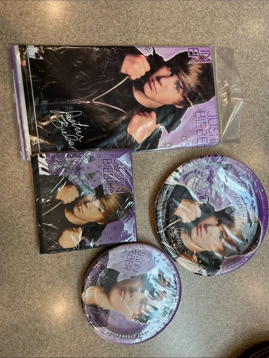 Justin Bieber Purple & Black Party Tableware Set - Plates, Napkins, Tablecover