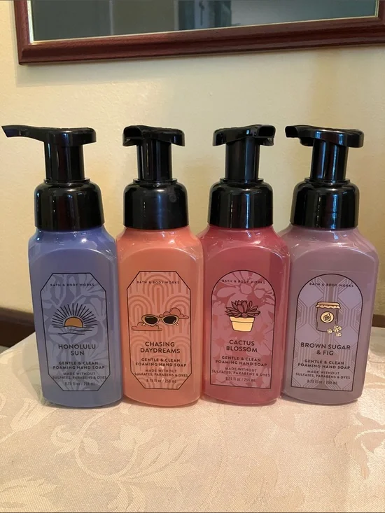 ✨Bath & Body Works bundle of 4 foaming hand soaps all NWT