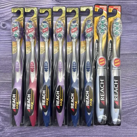 8 LOT Vintage Reach MAX (81) Medium Full Head Beyond Clean Massaging Gums 2002