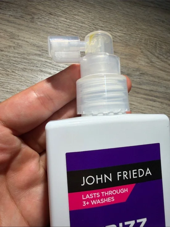 Frizz Ease Smooth Operator Blowout Spray - Purple