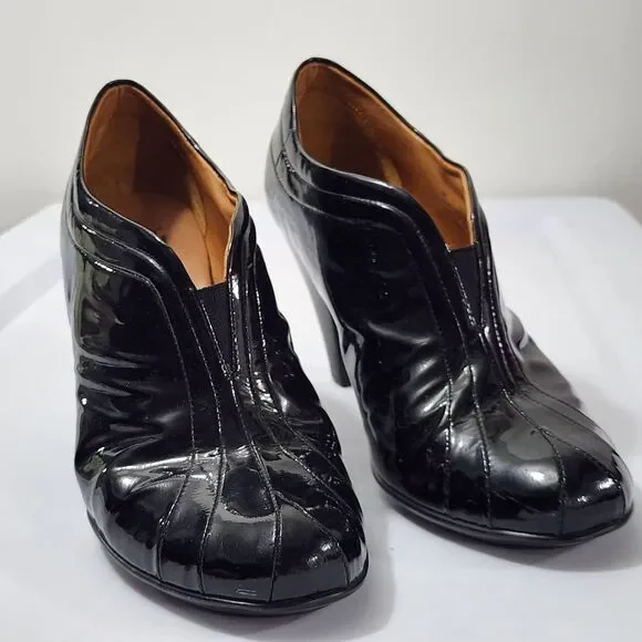 Sofft Fortuna Black Patent Leather Boot Bootie Size 8 Block High Heel Almond Toe