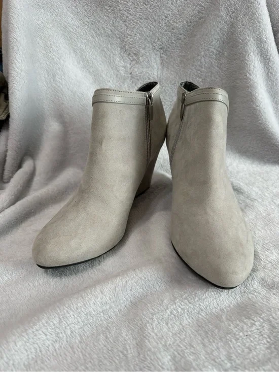 Xappeal Women's Light Gray Suede Ankle Booties with Side Zipper