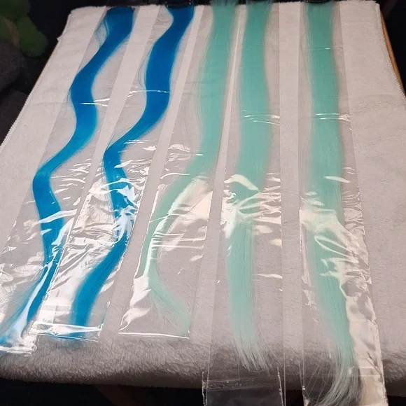22-inch blue (2) and mint green (3) new in plastic clip in hair extensio…
