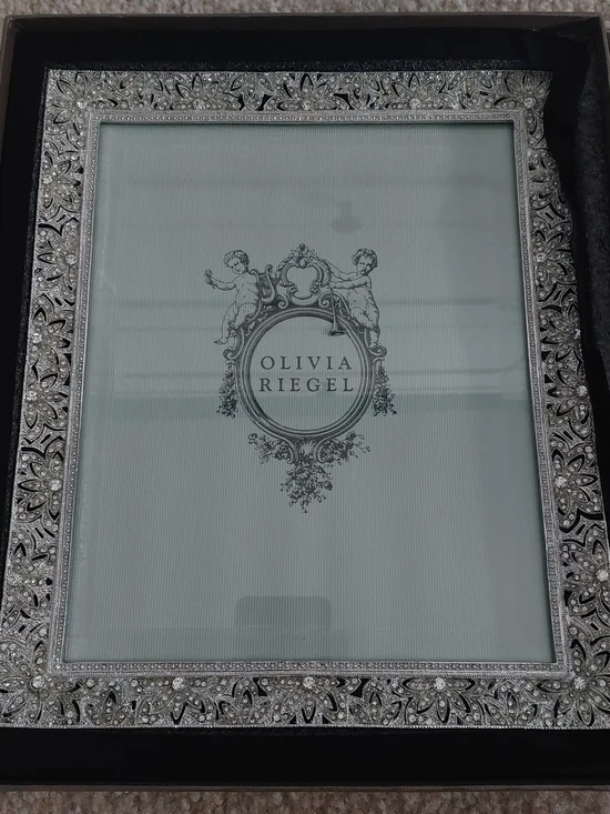 Olivia Riegel Windsor 8x10 Frame - New in Box