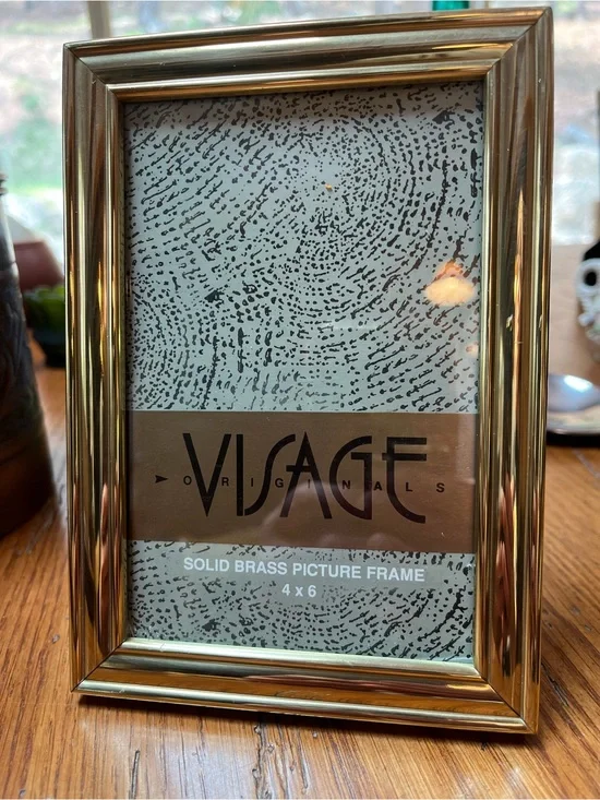 Vintage Visage Originals Brass Photo Frame in Polished Gold Tone