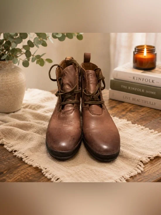 Bogs size 8.5 Carrie Chukka ankle boots