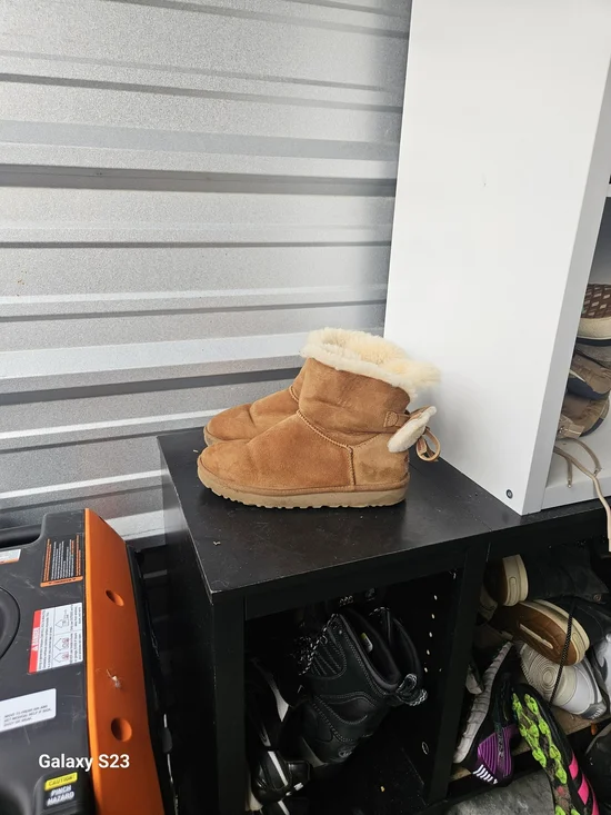 UGG Australia Customizable Bailey Bow Short Boots Chestnut Women’s Size 8 Sheeps