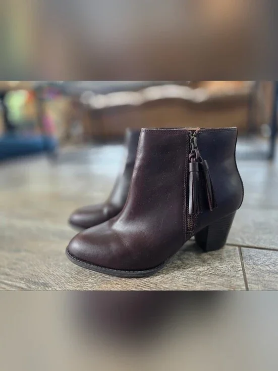 Vionic Madeline Women's Dark Brown Leather Ankle Boots with Tassel Zip Sz 8
