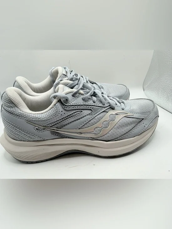 Saucony Women's Light Gray Athletic Running Shoes