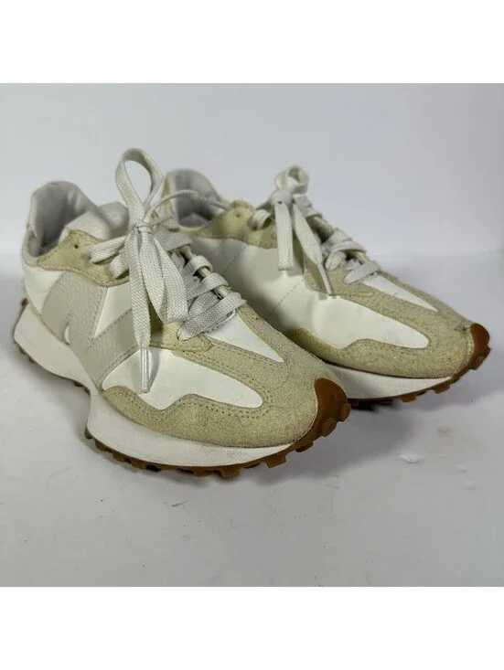 New Balance 327 Women’s 6.5 Sneakers White Tan WS327NAD Toe Damage Flaw