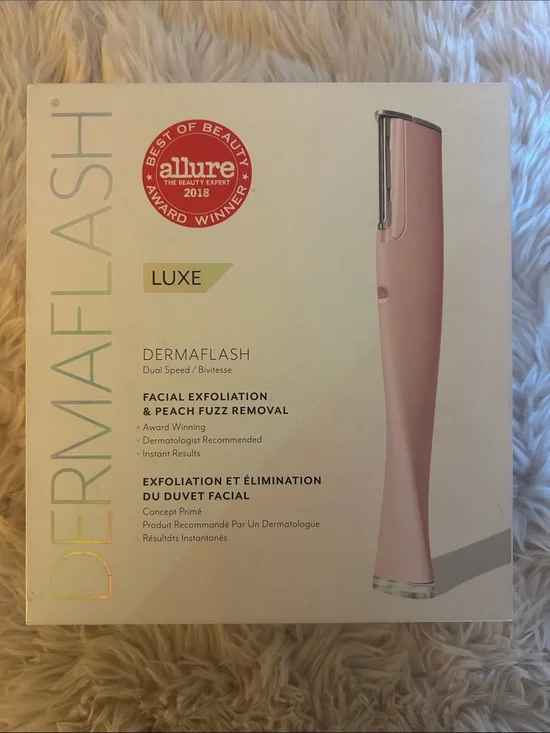 DERMAFLASH Luxe Facial Exfoliation & Peach Fuzz Remover - Pink