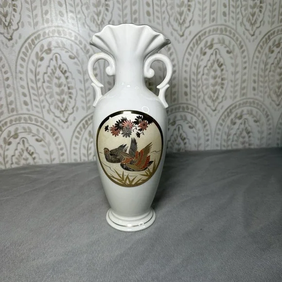 Double Handle Bud Vase Fine‎ China Gold Trim Spring Iris Flower Birds Japan