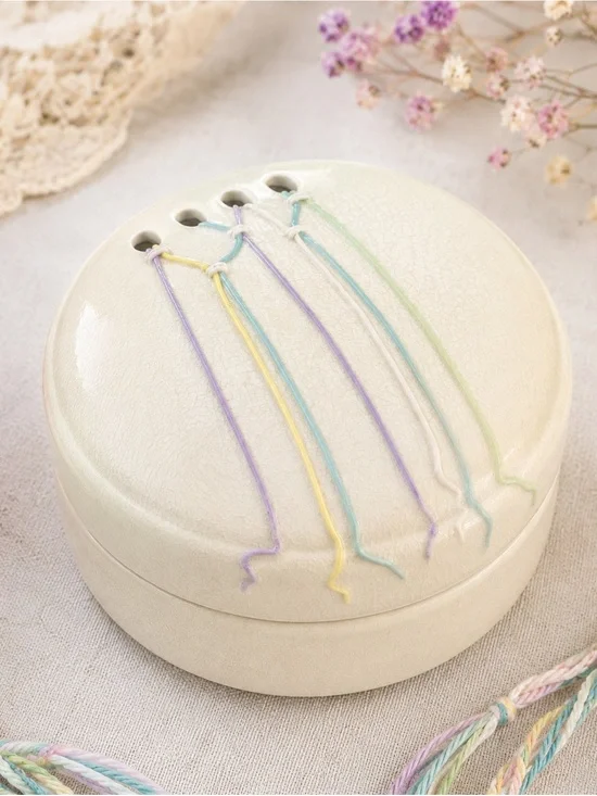 Vintage Signed Handcrafted Ceramic‎ Trinket Box Friendship Bracelet Pastel