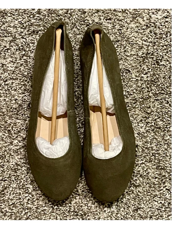 Violet & Red Windsor Ballet Flats, Size 8, NWOB
