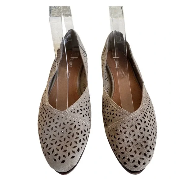 TOMS Shoes Women 7.5 Tan Jutti Suede Perforated‎ Pointed Cutout Ballet Flats