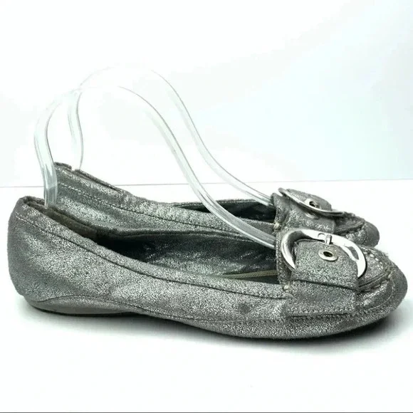 Soda womens flats 7 crackled Silver buckle loafers