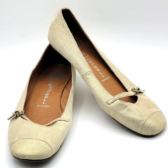 Jeffrey Campbell Women's Cream Ballet Flats SIZE 6.5.‎ #1505