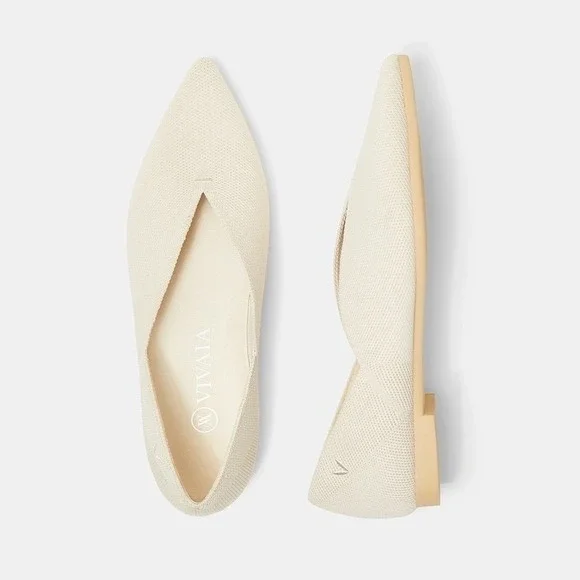 VIVAIA Pointed-Toe V-Cut Flats EU 40 / US 9‎
