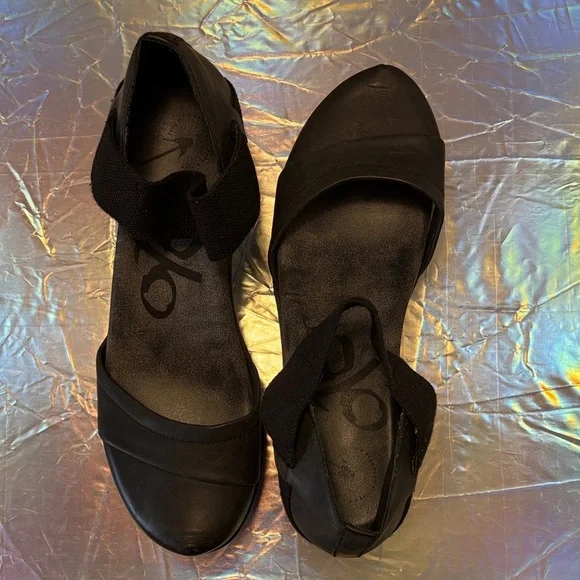 Otbt Women's Dark Gray Closed Toe Wedge Shoes