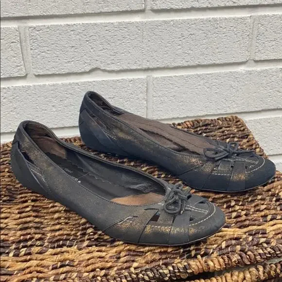 Donald Pliner Women's Black & Gold Flats Loafers With Bow Tie On Top Size 6.5