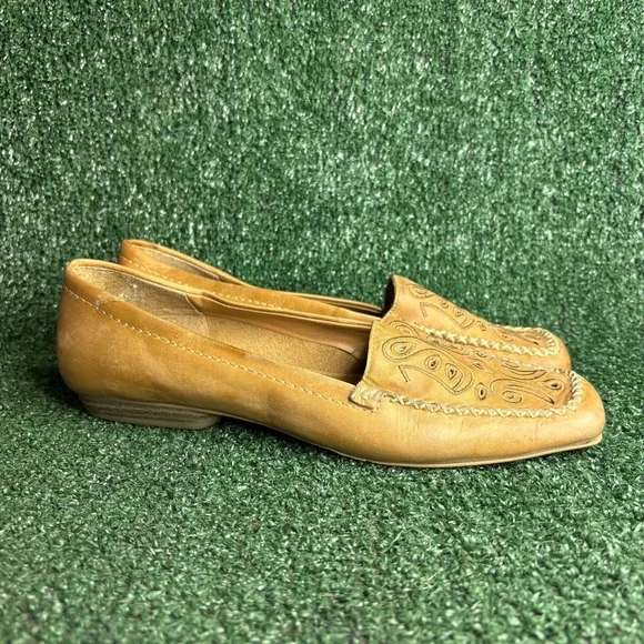 Liz Claiborne Flex Darla‎ Tan Leather Embroidered Square Toe Loafers Womens 10M