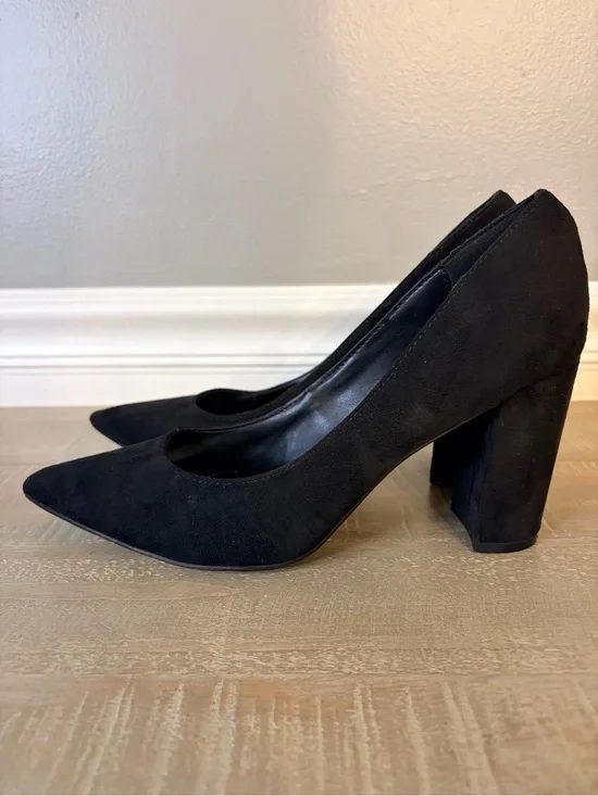 Marc Fisher Women’s Black Suede Pointy Toe Block Heel Pumps, Size 6.5