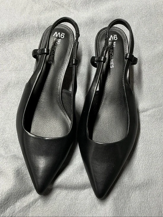 💚 No Boundaries Black Pointed Slingback Kitten Heel 9 Wide 💚