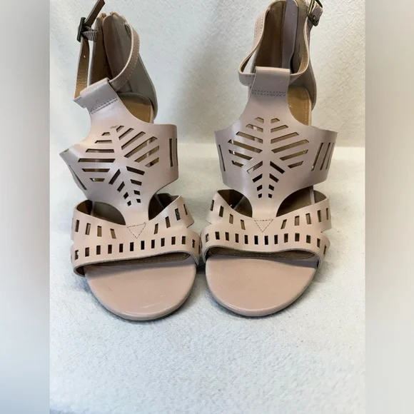 Chic Sofisticated Footwear Nude Color Streetwear Vegan Leather Block Heel Sandal