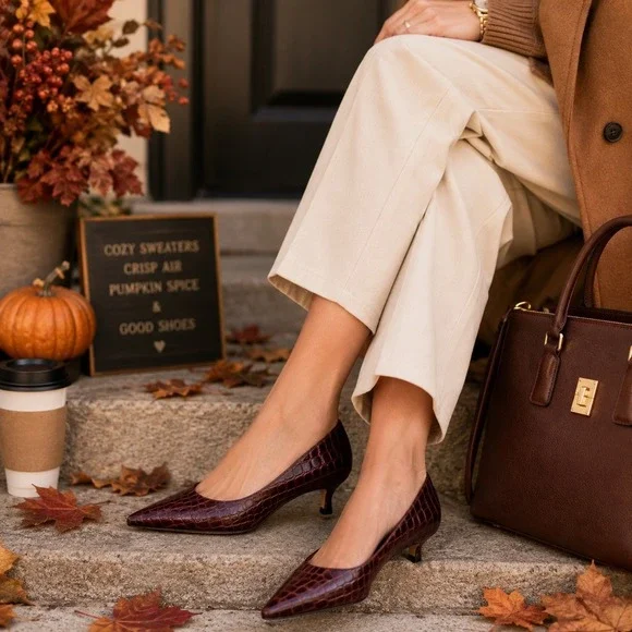Naturalizer Natalia Kitten Heel Pumps 10W Wide Burgundy Croc Leather NIB Comfort
