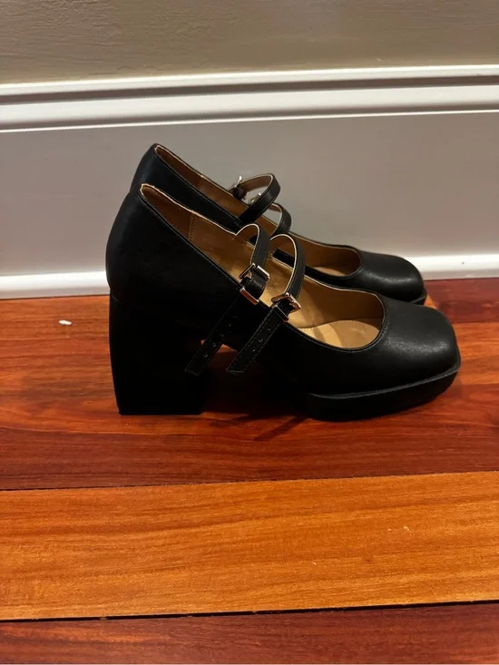 Mary Jane Block Heel Pumps