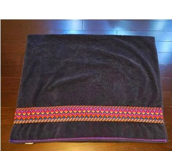 Vintage United Colors of Benetton Towel — Black Aztec Stripe 90s Cotton 26x44